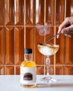 ⁦קוקטייל תפוח חמצמץ כשר לפסח - Applewood Spice⁩ – תמונה ⁦3⁩