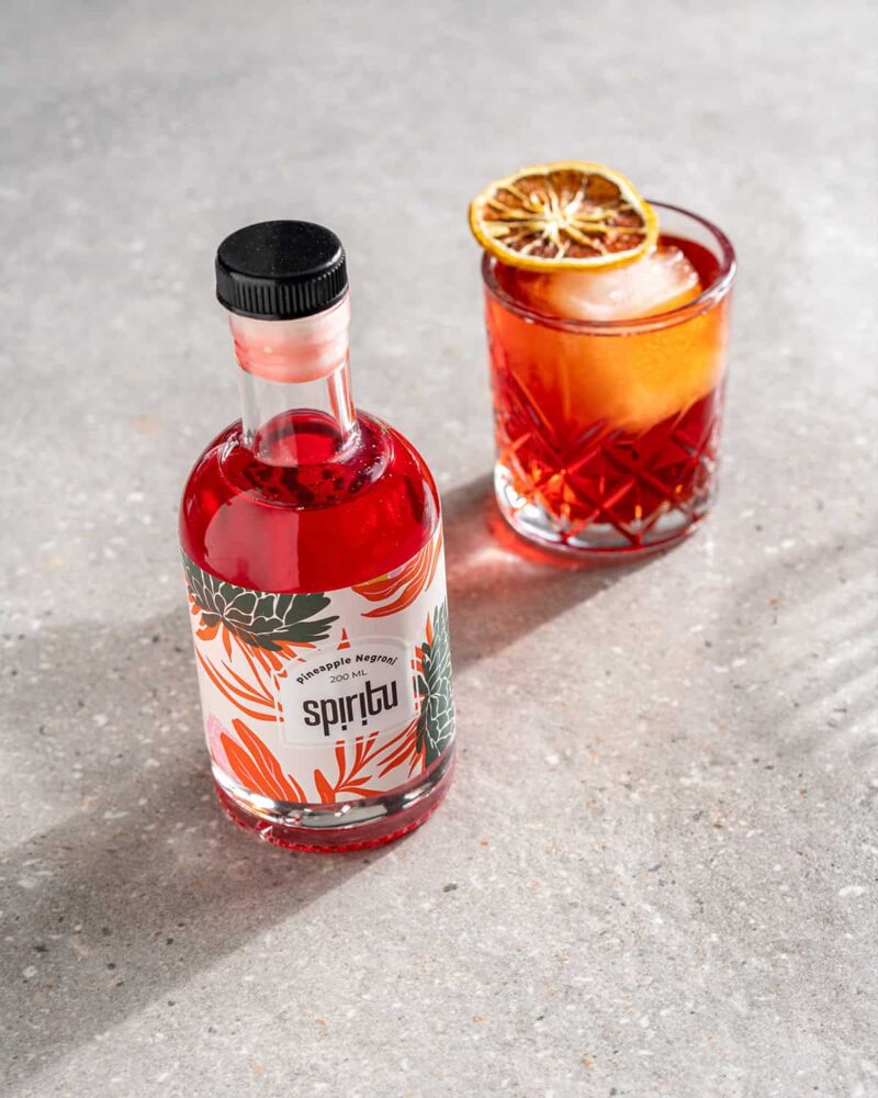 קוקטייל נגרוני עם טוויסט אננס - Pineapple Negroni